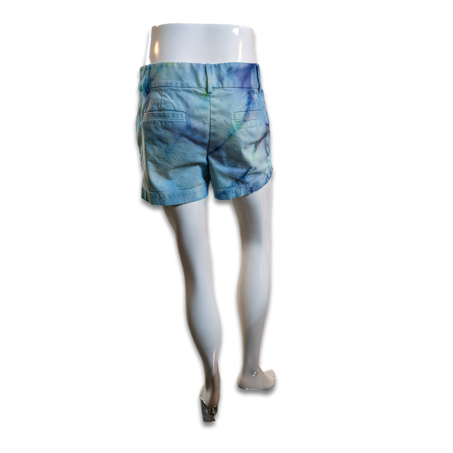 Loft size 4 shorts-Whispy Skies